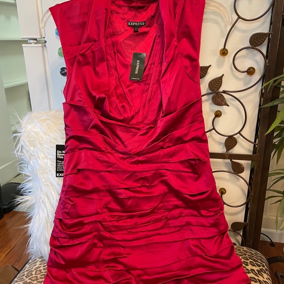 Perfect for Valentine's Day! NWT - Express Red Satin Dress. Size 12. - Picture 3 of 7